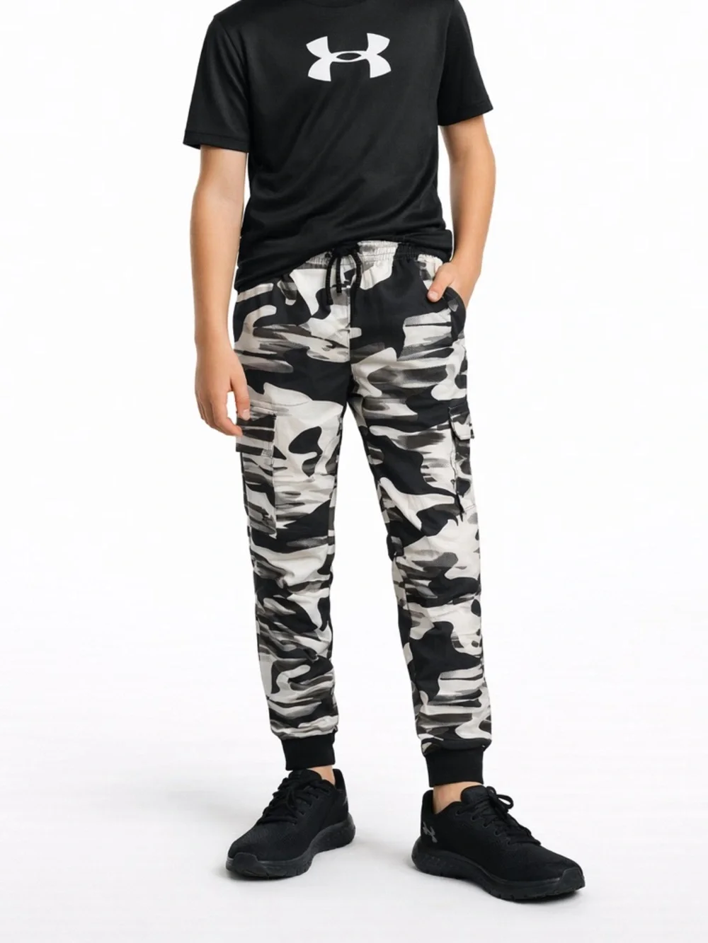 Under Armour Youth YXL Black Gray Camo Jogger Pants Athletic Stretch Cargo